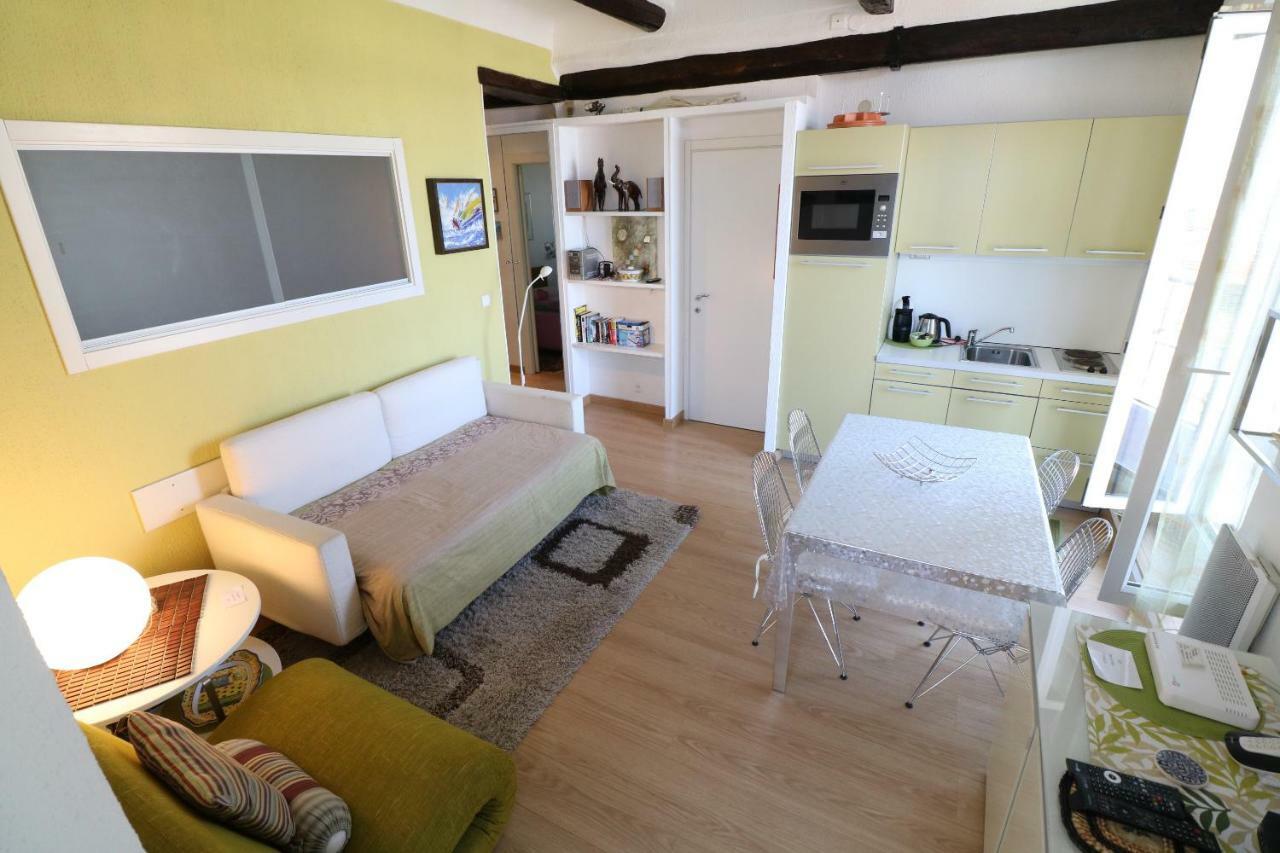 Apartamento 1 Bedroom Suquet, 6 Min From The Palais, Balcony & Port View 220 Cannes